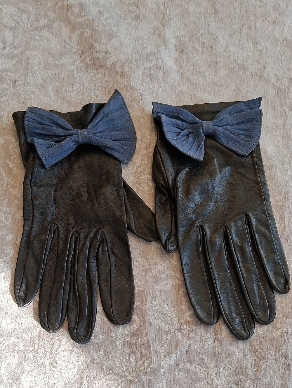Hermes Paris  Black Leather Gloves with Blue Suede Bow Details Size 7 1/2